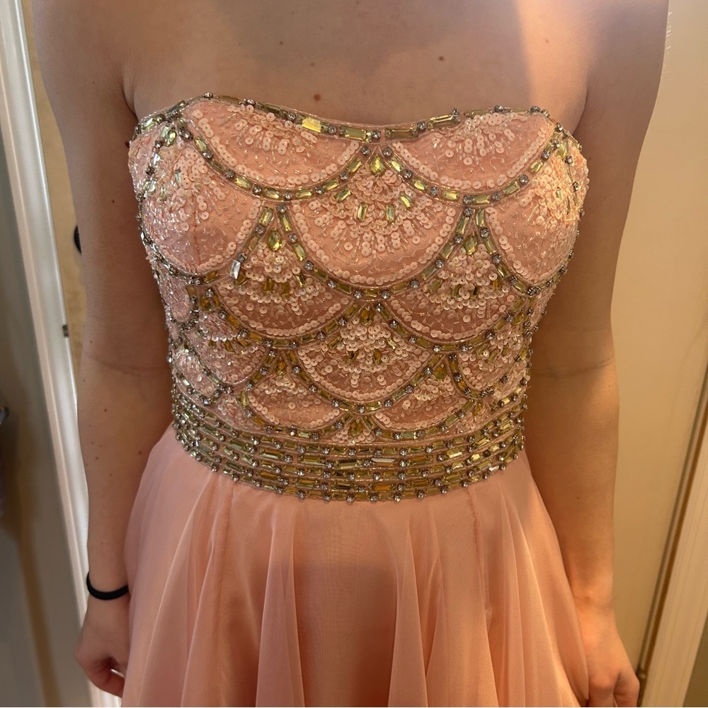 Sherri Hill Beaded Blush Prom Dress Size 4 Sewn in Cups